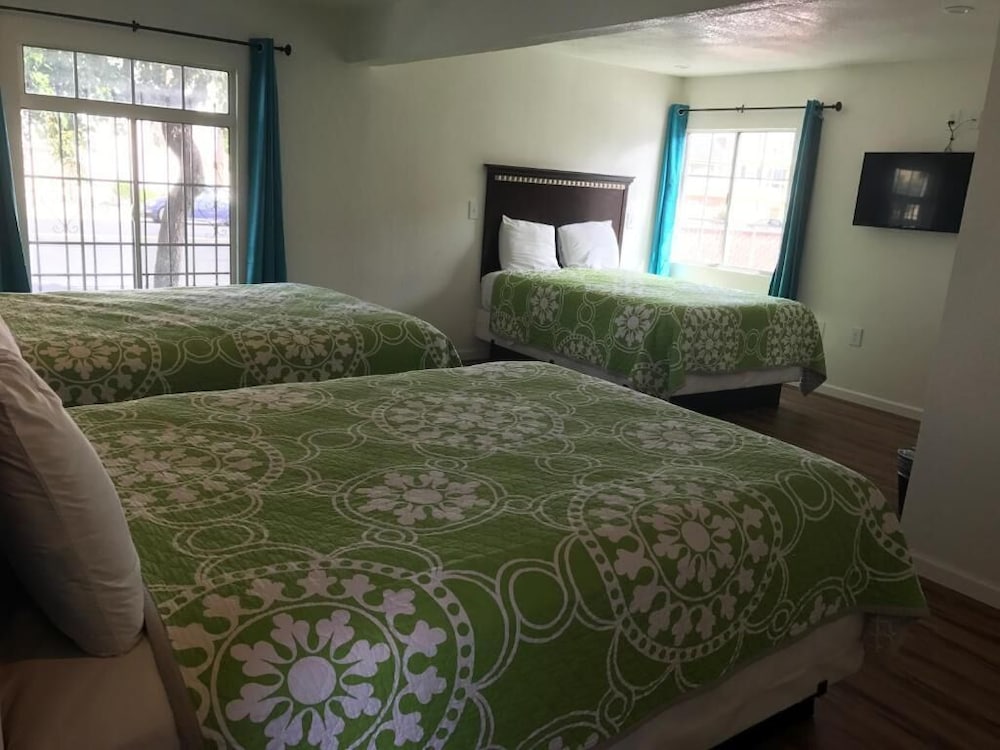 Geneva Motel Daly City 6/25
