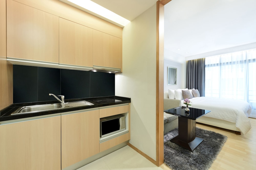 Centre Point Hotel Chidlom 27/68
