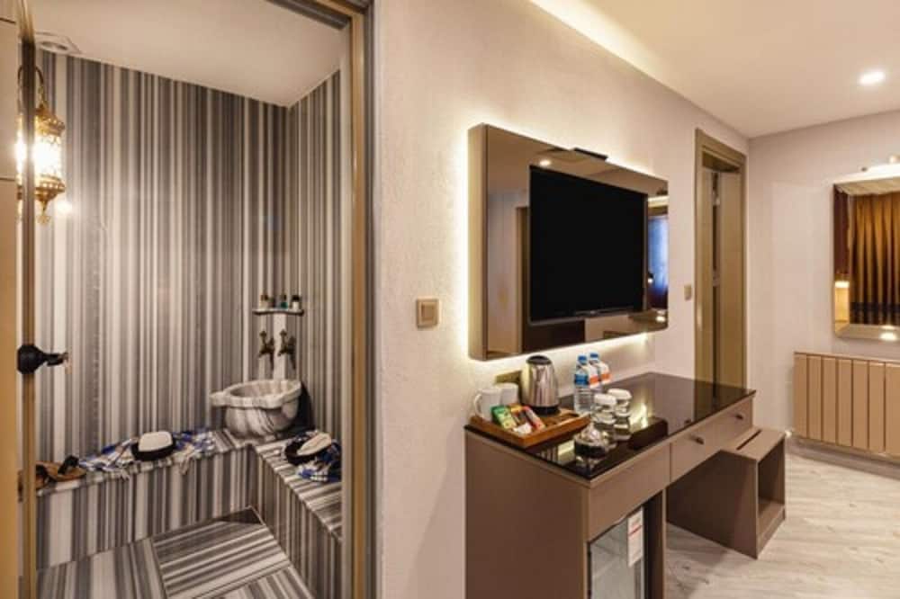Ayramin Deluxe Hotel 40/78