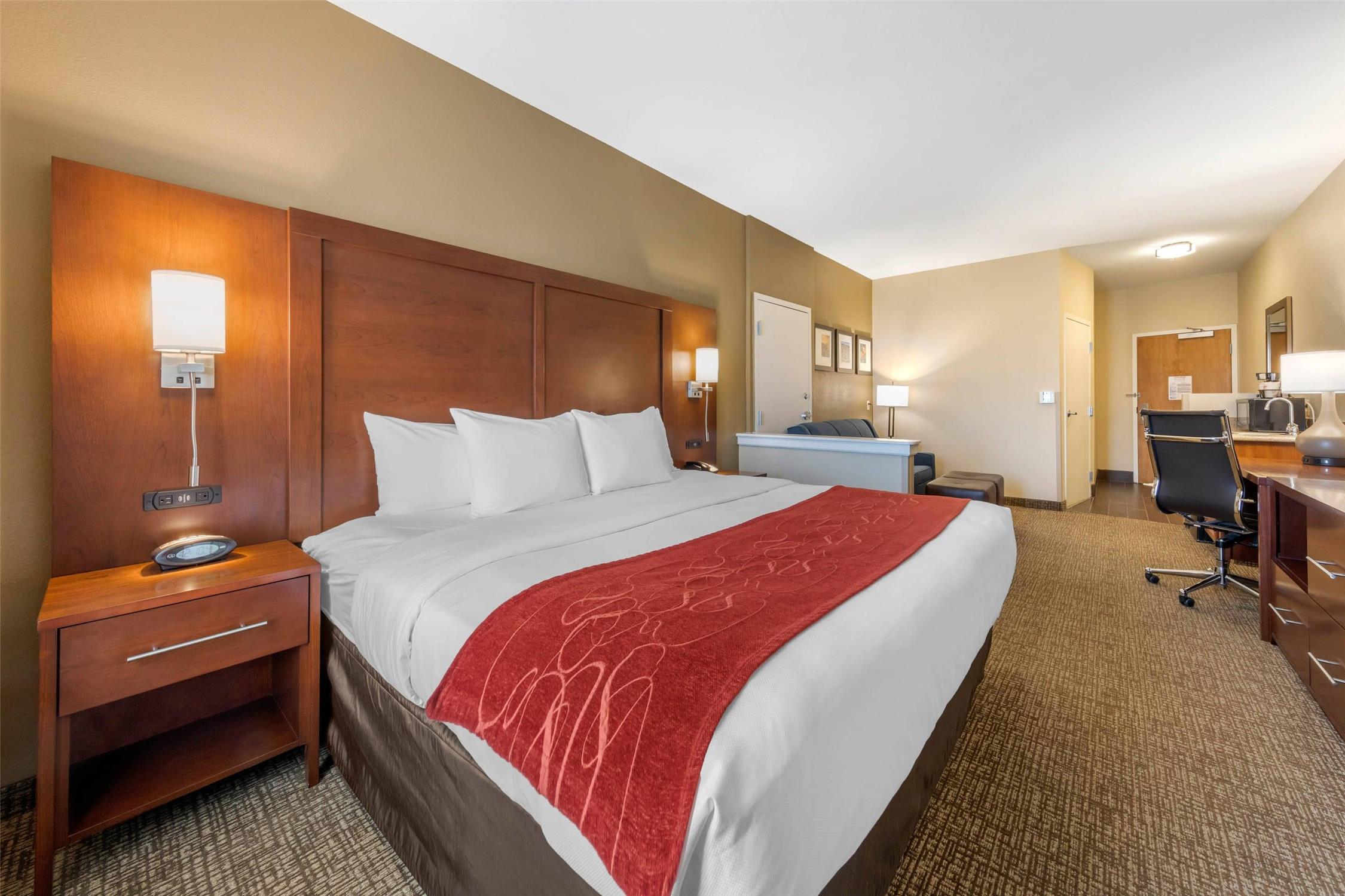 جناح بسرير كينج لذوي الإعاقة، Comfort Suites Barstow Near I-15 3/4