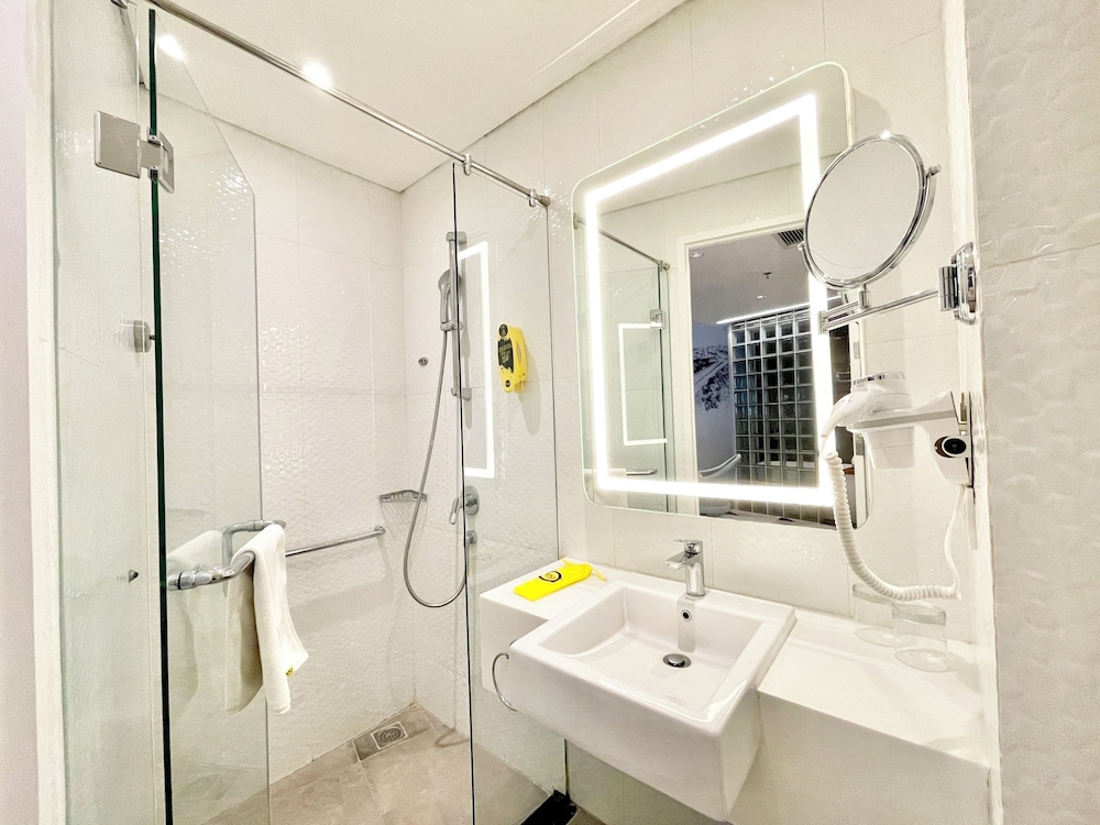 Yello Hotel Harmoni Jakarta 63/64