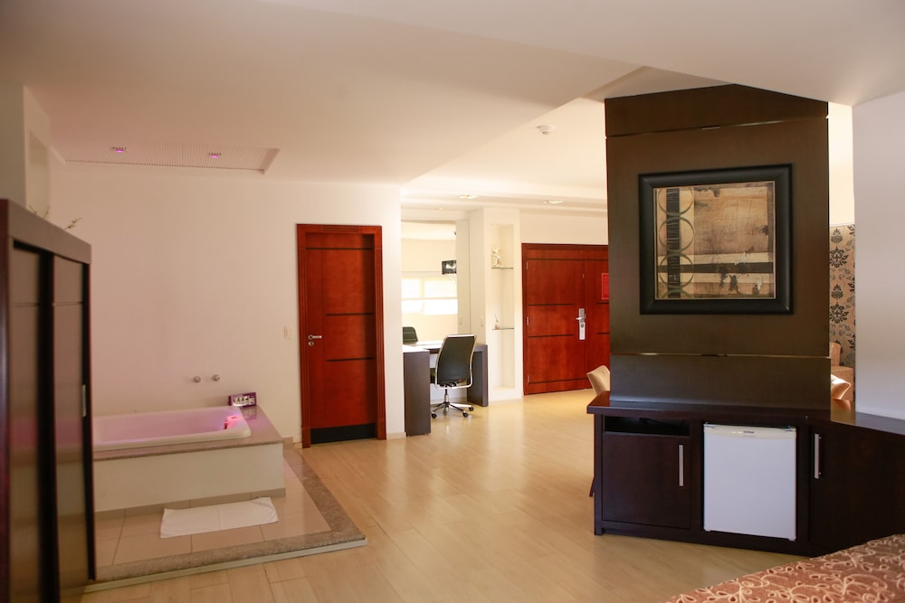 GoldMen Hotel 32/49