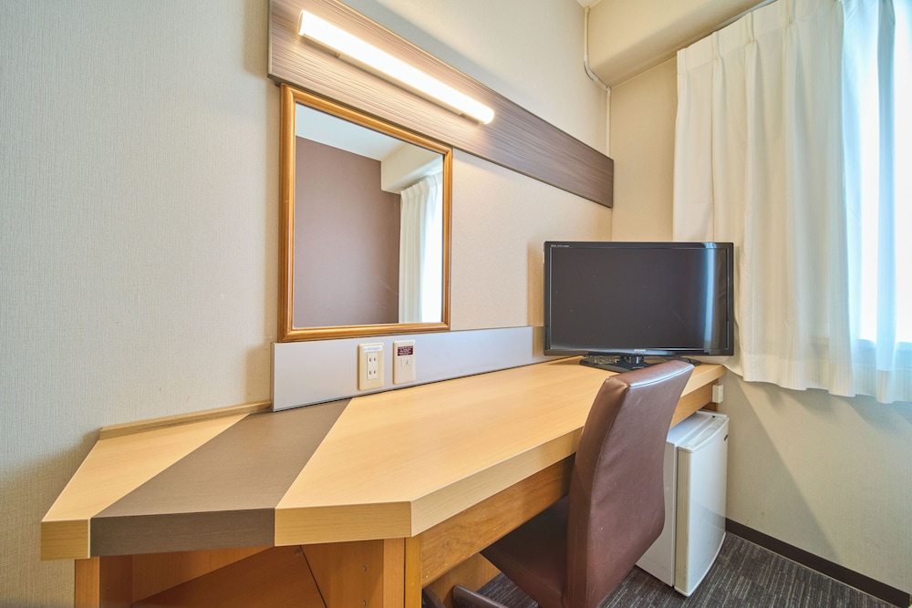 VIA INN SHIN-OSAKA WEST 39/42