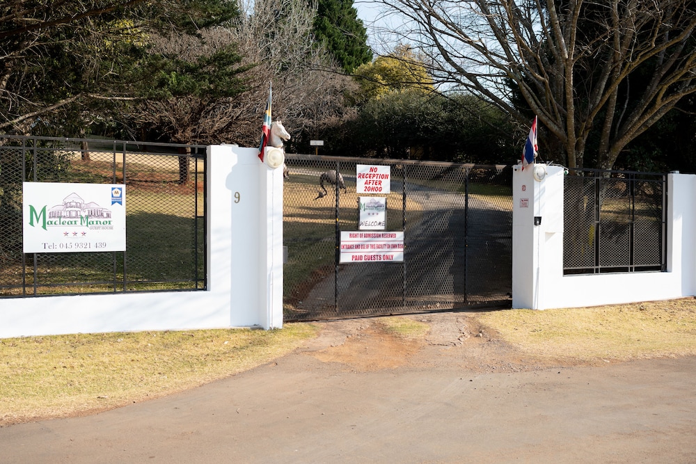 Maclear Manor 4/31