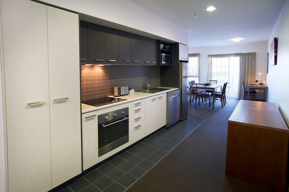 Quest Werribee 33/44