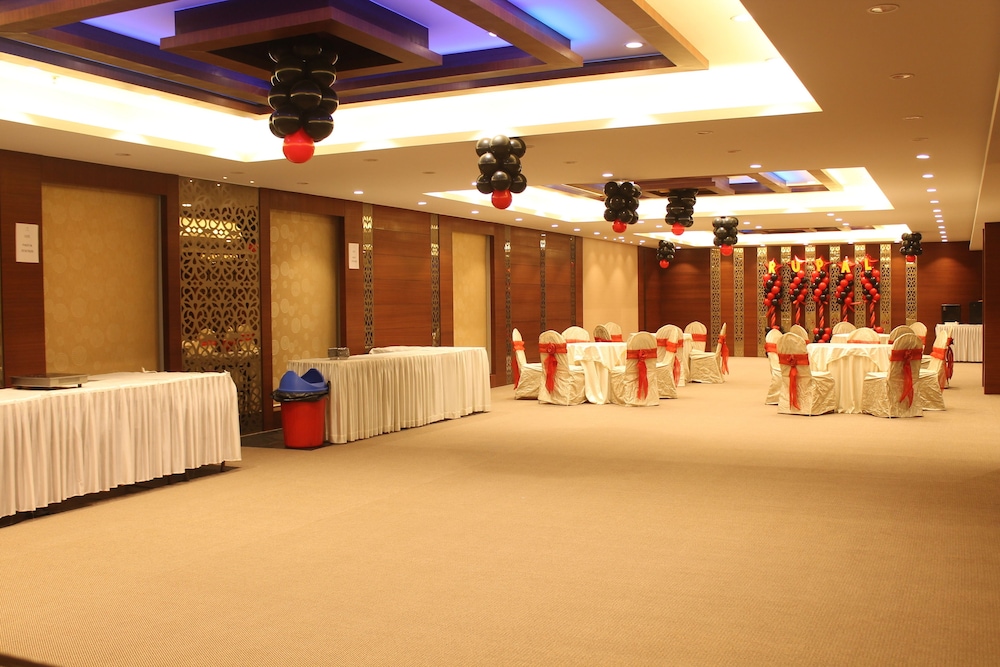 The Byke Suraj Plaza 5/64