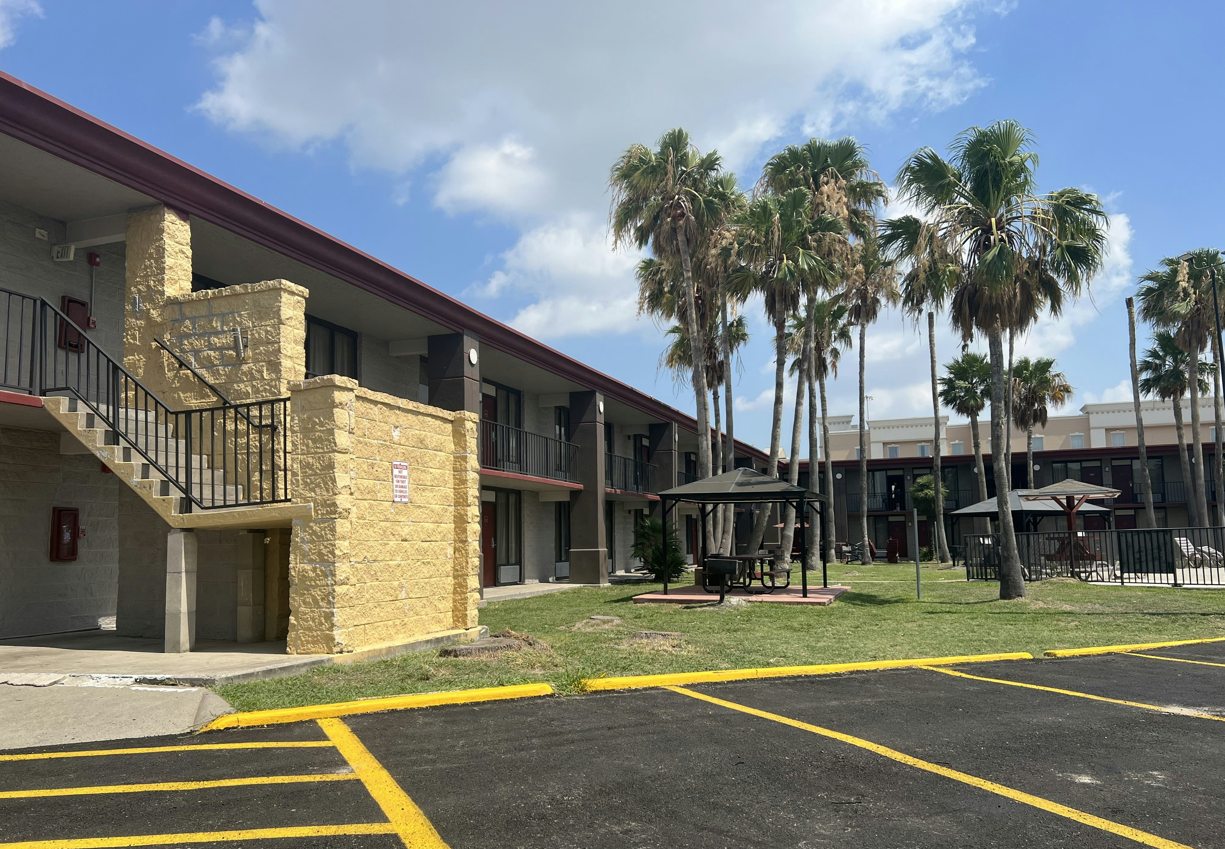 Red Roof Inn Corpus Christi North - Near Downtown 14/18
