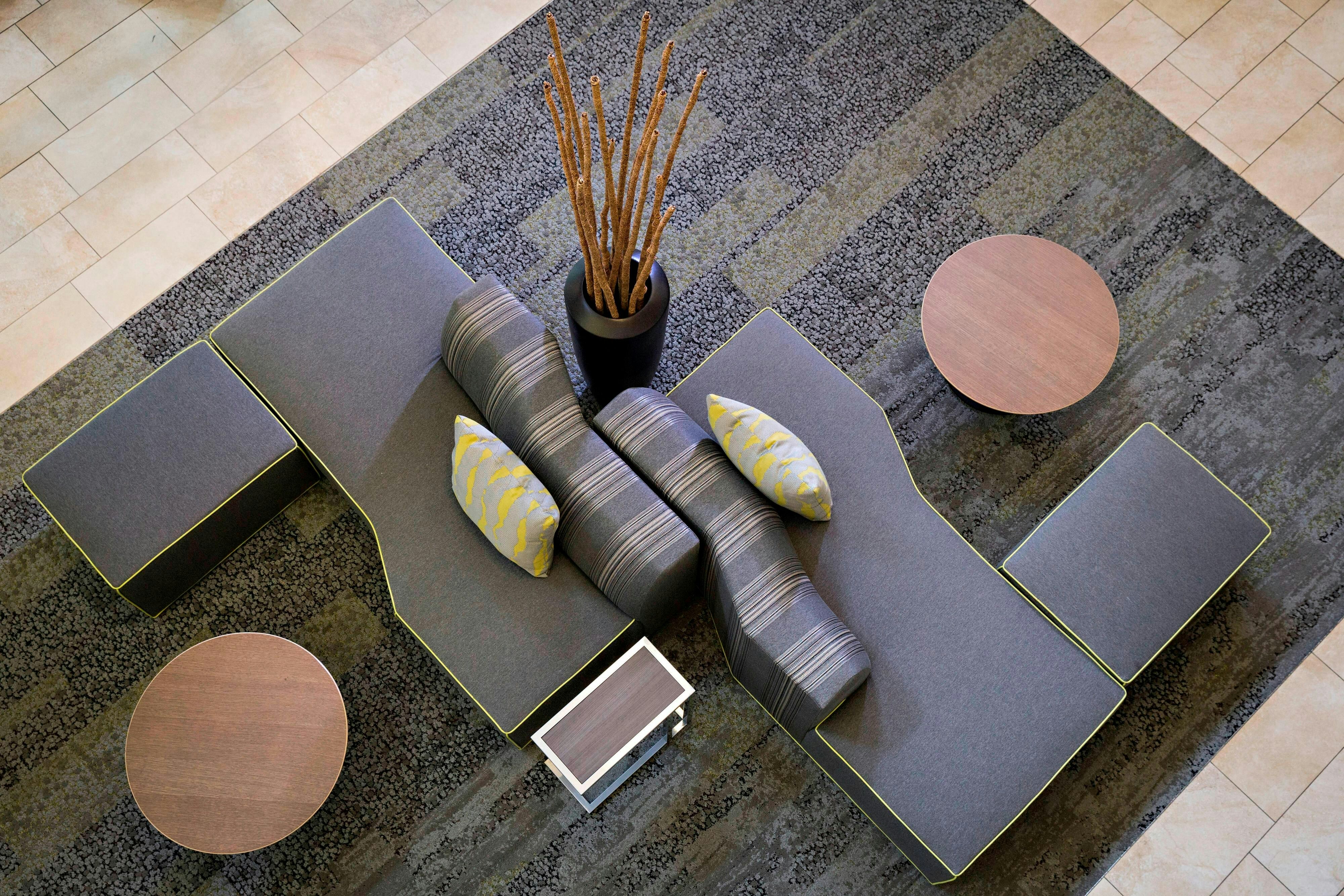 Courtyard By Marriott Downtown Grand Rapids 3/12
