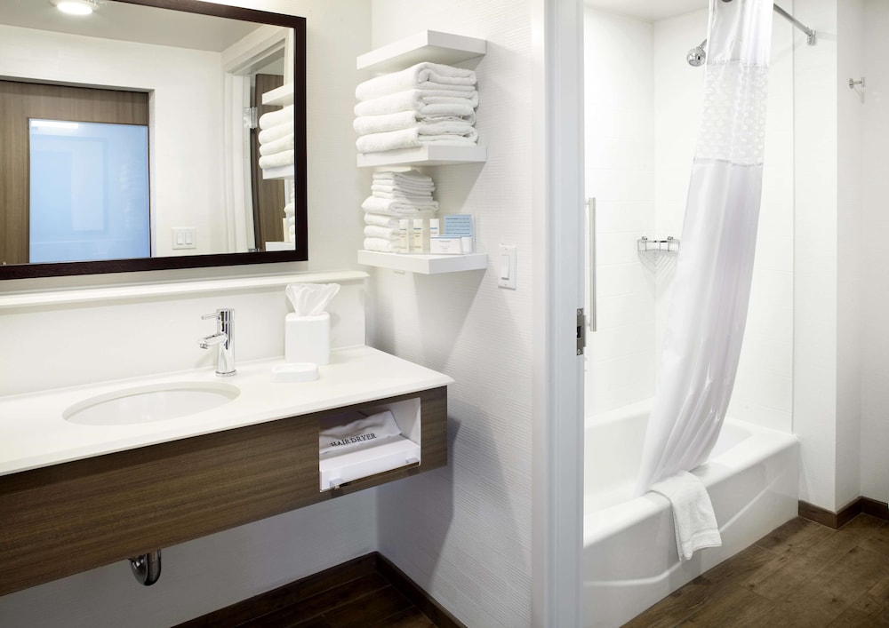 Hampton Inn Suites Pittsburgh Airport South Settlers Ridge 22/60