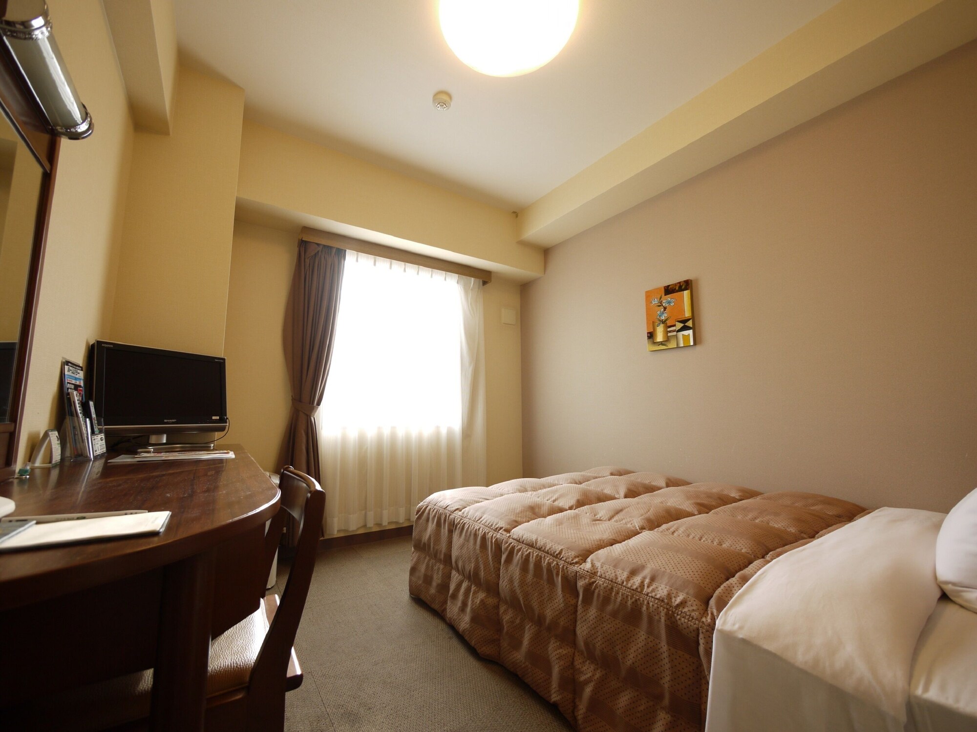 ROOM, SINGLE