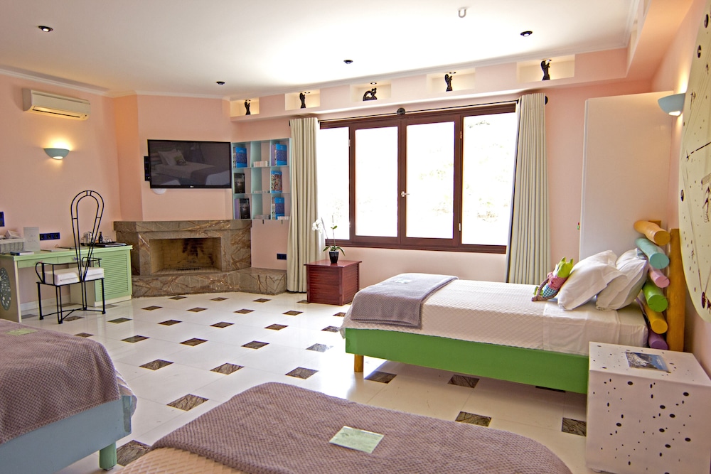 Agalia Luxury Suites 44/78