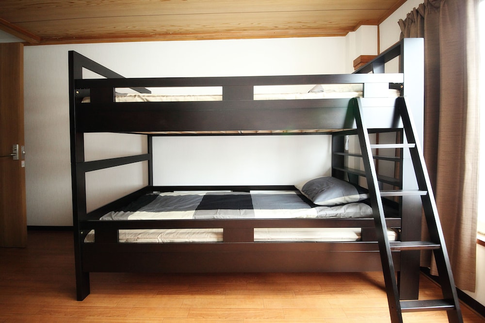 Tokyo House Inn 32/33