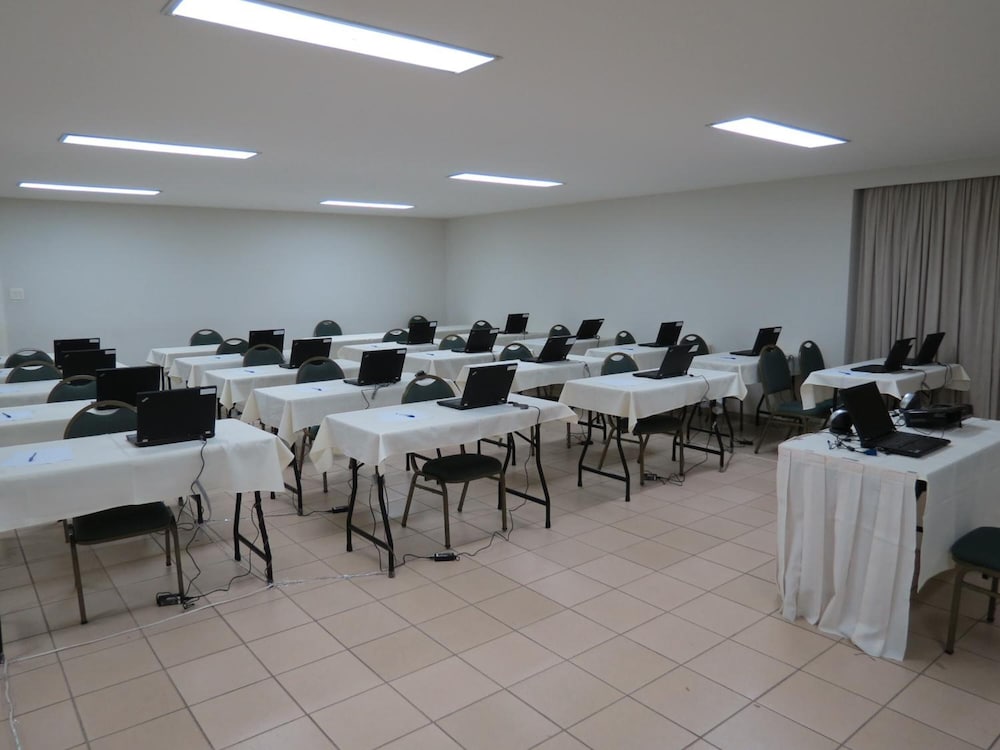 STEEL VALLEY HOTEL 15/15