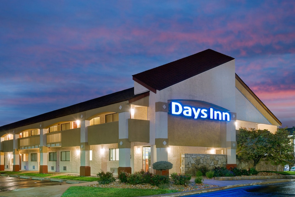 Days Inn by Wyndham Overland Park/Metcalf/Convention Center 2/14