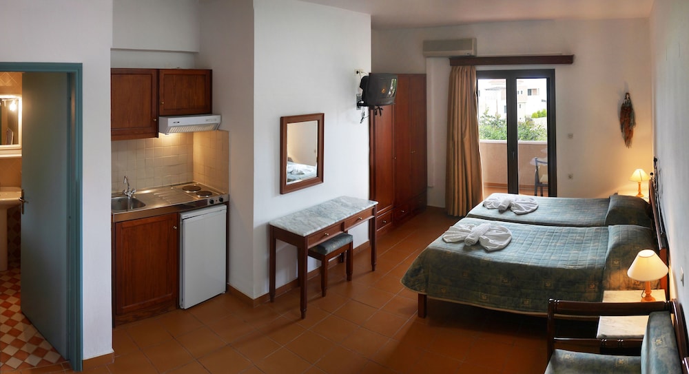 Areti Aparthotel 25/75