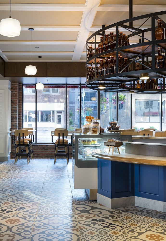 Kimpton Journeyman Hotel 67/80
