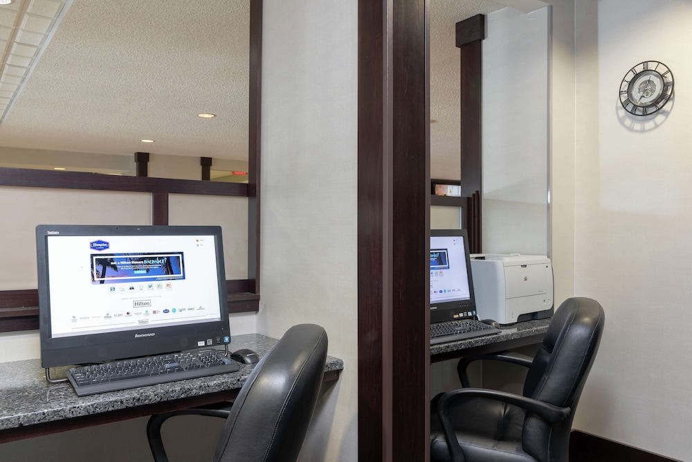 Hampton Inn Akron/Kent Area 63/76