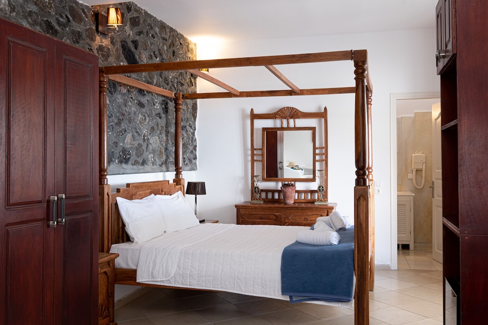 EXECUTIVE, FAMILY, CALDERA VIEW