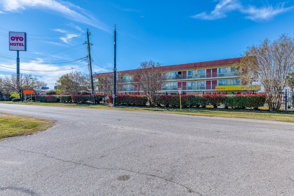 OYO Hotel Houston Southwest I-69 photo1