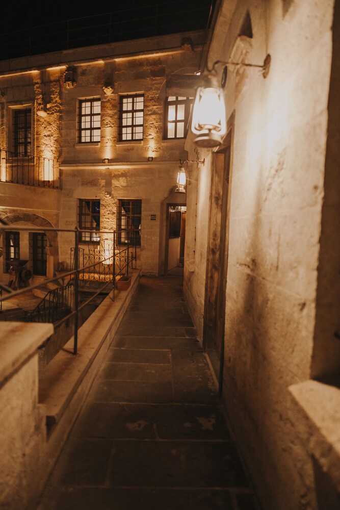 Eagle Cave Inn 27/50