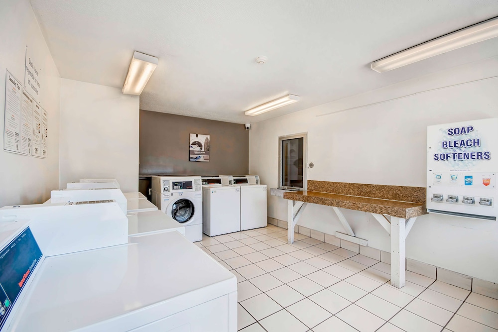 Studio 6 Extended Stay - Ocean Springs, MS 34/53