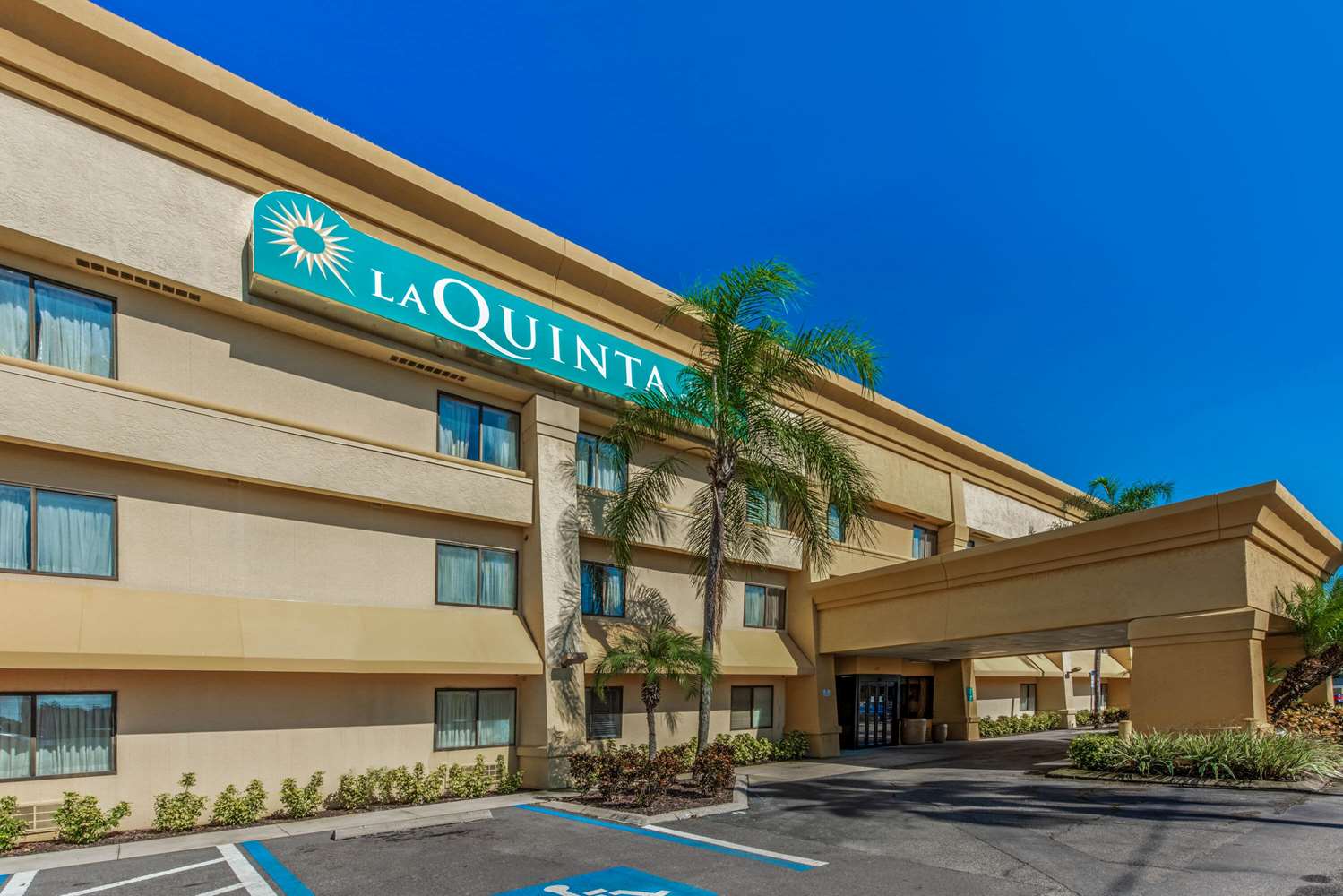 La Quinta Inn And Suites By Wyndham Tampa Brandon West 42/53