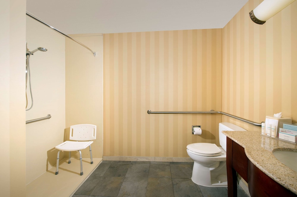 Hampton Inn and Suites San Antonio Airport 17/44