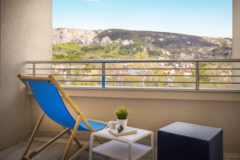 Sunny Baska Hotel by Valamar in BASKA