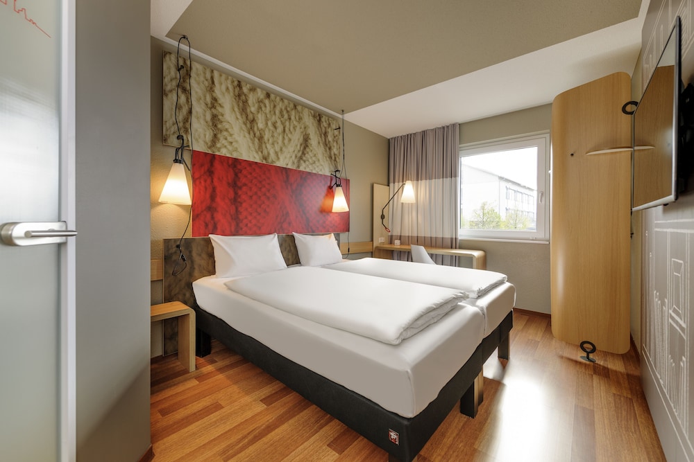 Ibis Zurich City West 14/72