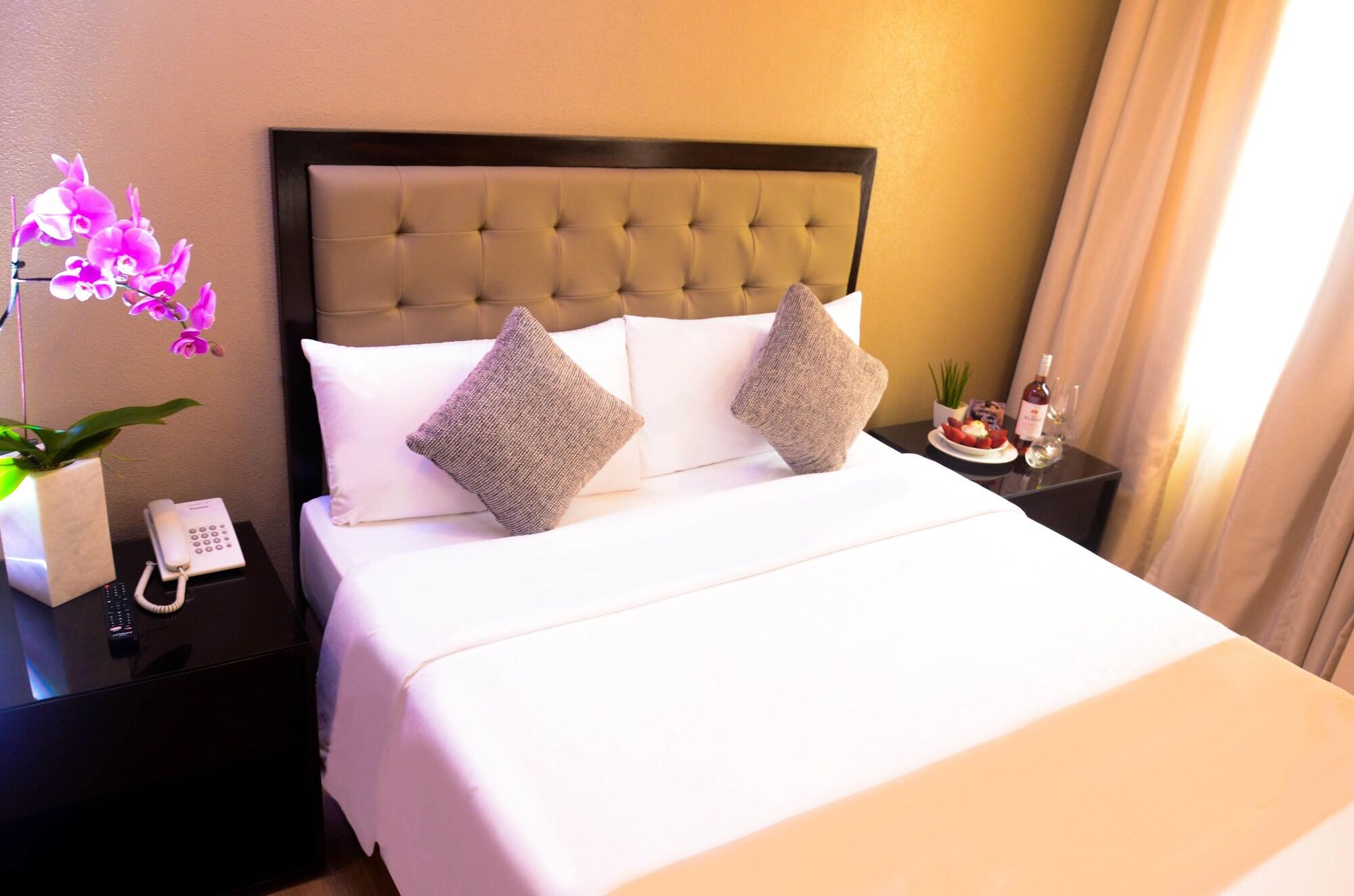 Aura One Hotel 7/22