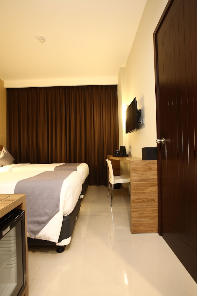 Hotel Neo Cirebon 21/51