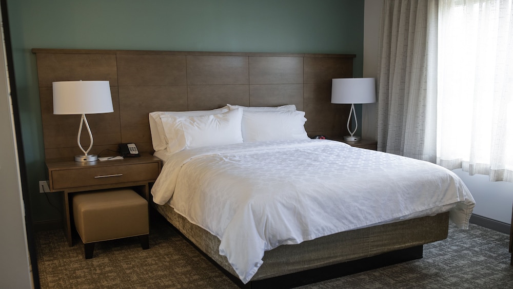 Staybridge Suites Auburn Hills 6/43