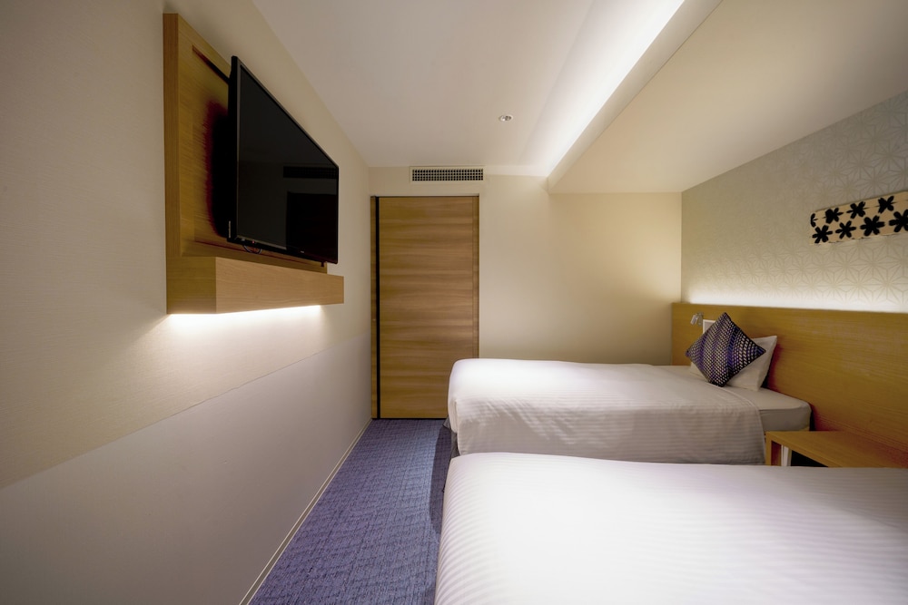 DELUXE, TWIN BEDS