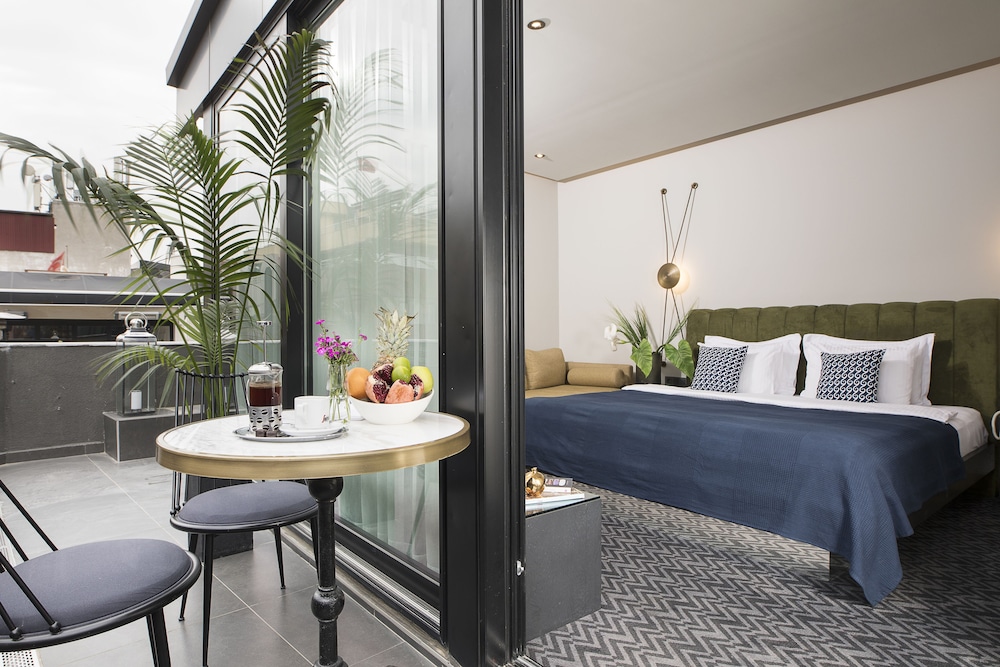 Nabu Hotel 27/69