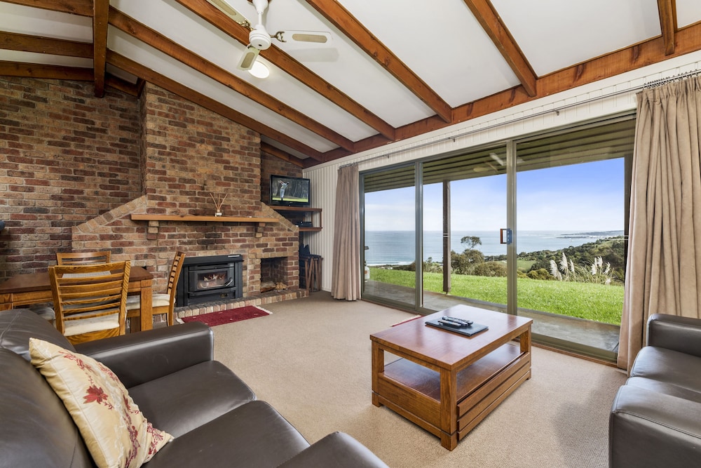 BEACON POINT OCEAN VIEW VILLAS 45/70