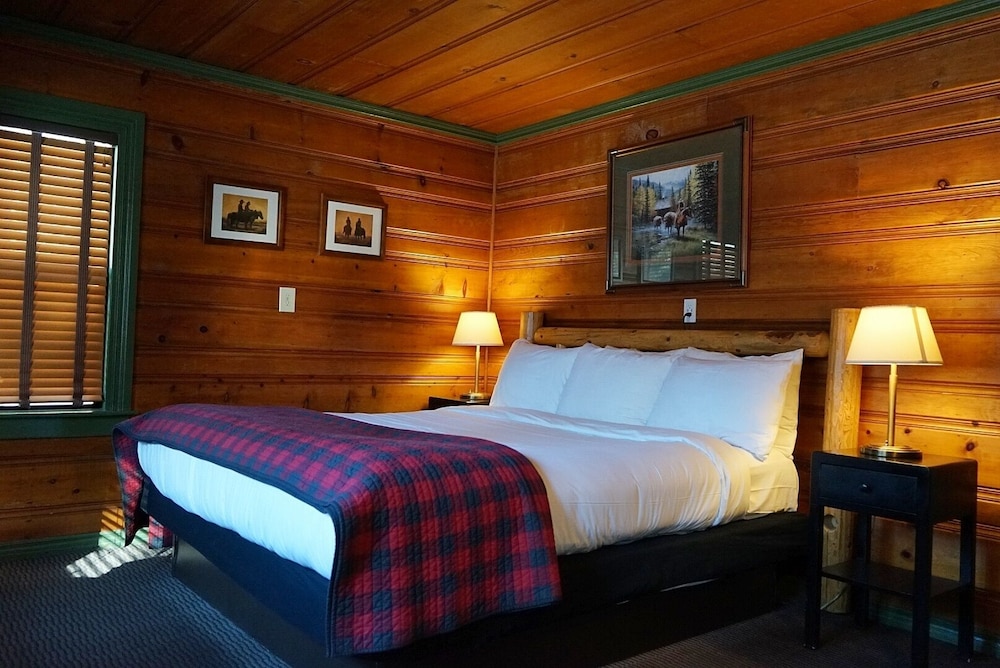 Shaver Lake Village Hotel 18/50