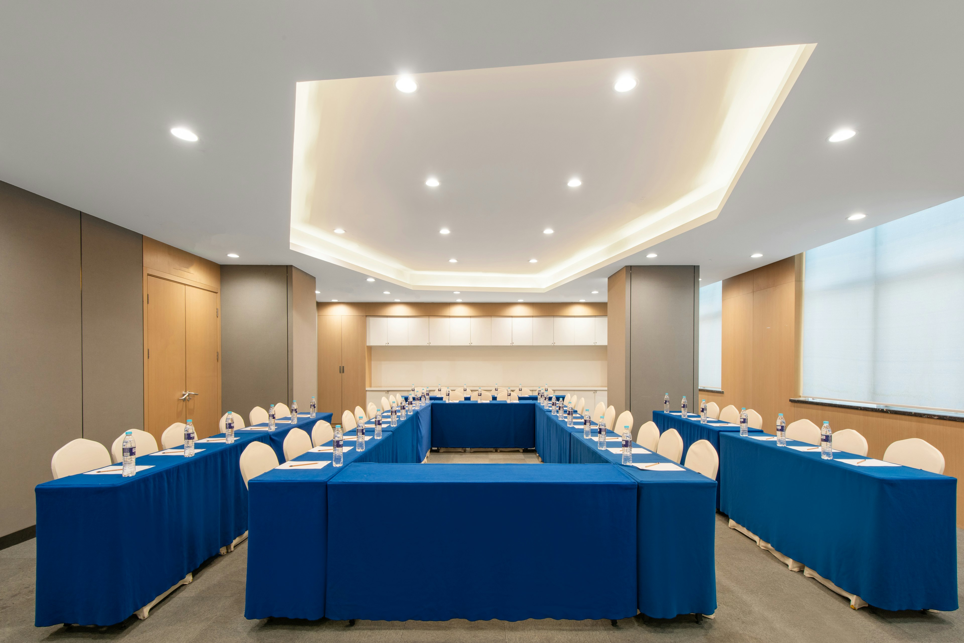 HOLIDAY INN EXPRESS JINAN HIGH-TECH ZONE 53/56