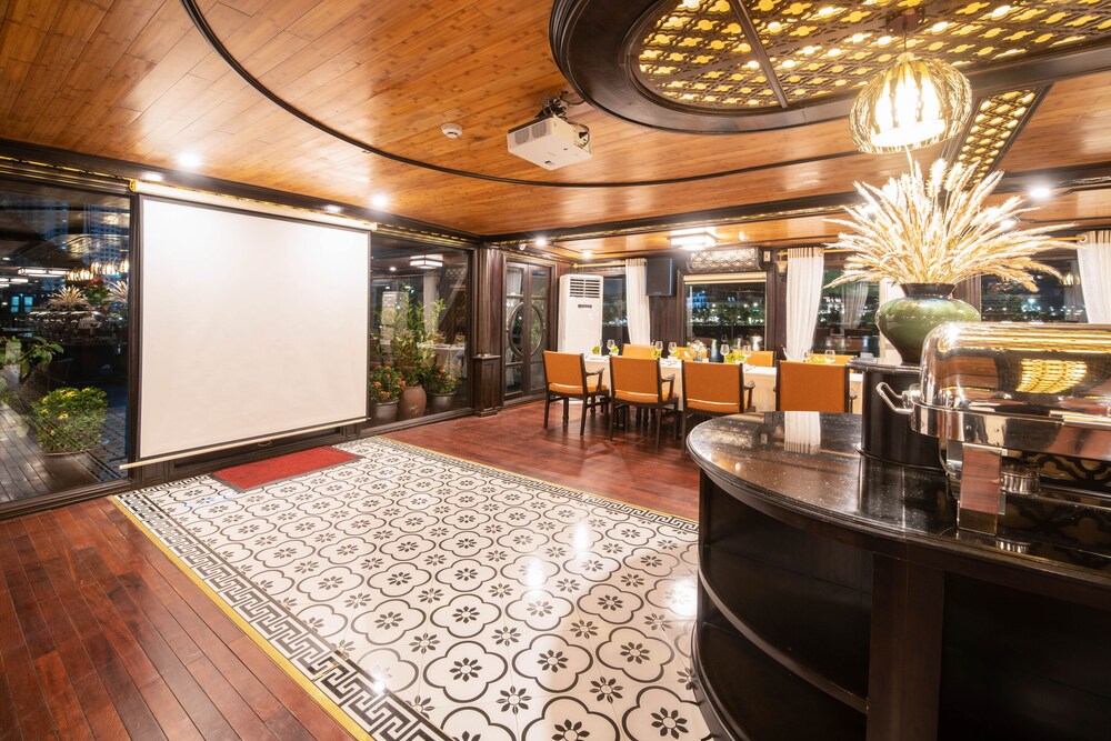 Victory Star Cruise 24/50
