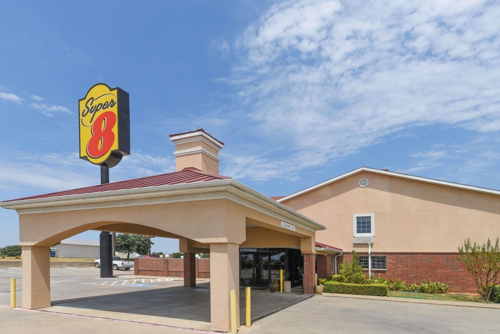 Super 8 by Wyndham Burleson Fort Worth Area 1/15