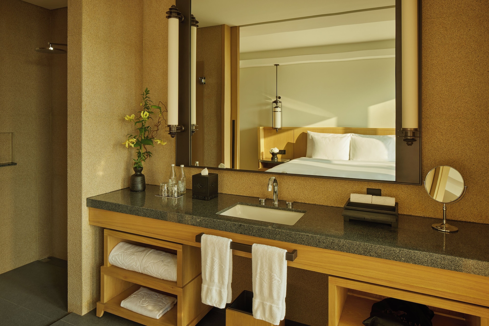 غرفة تنفيذية بسرير كينج، Hotel Tentrem Jakarta 8/9