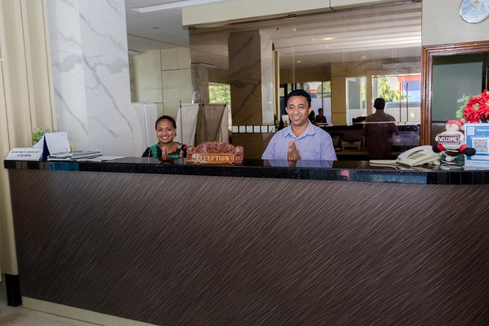 Sylvia Hotel Maumere 11/57