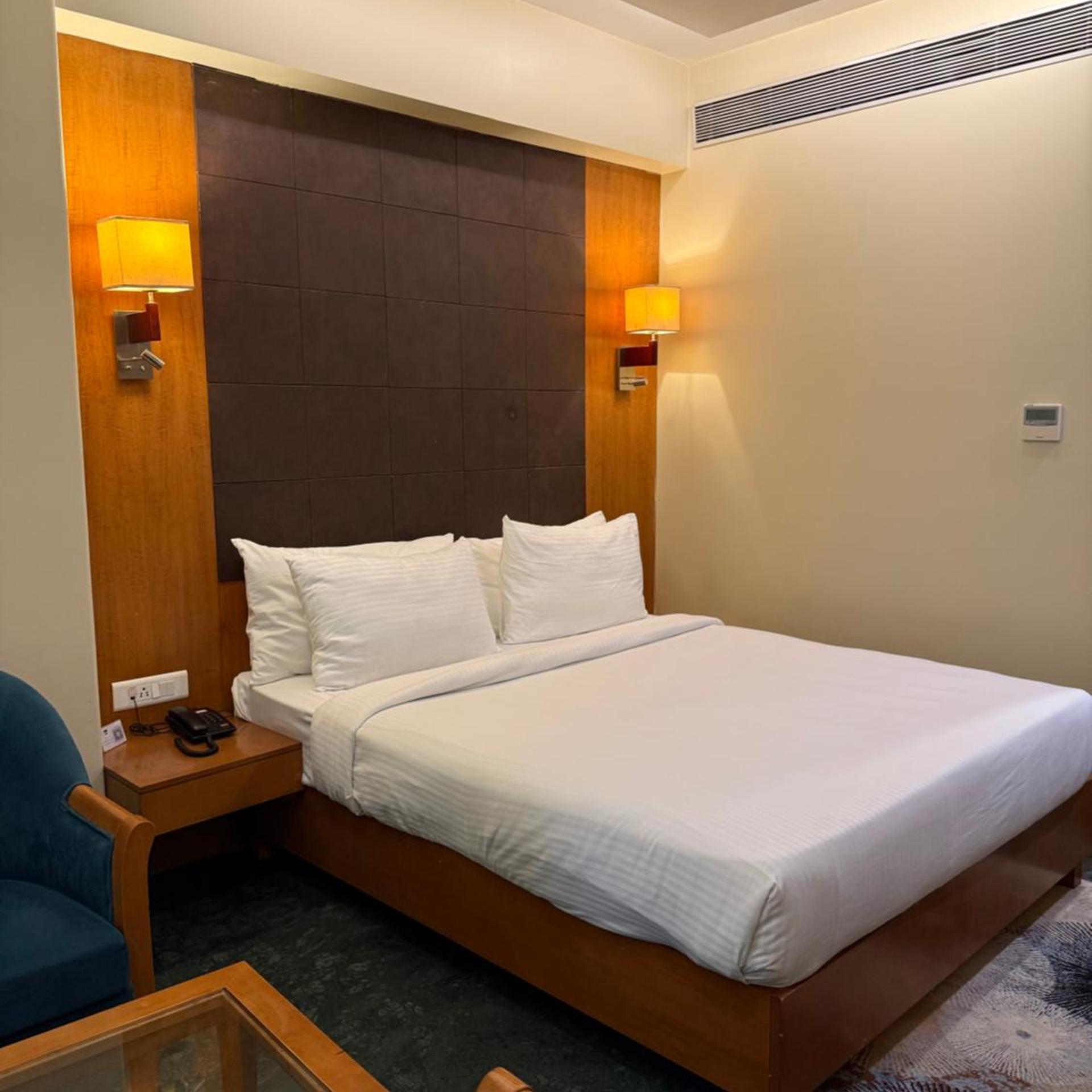 HOTEL BRIJWASI LANDS INN 24/55
