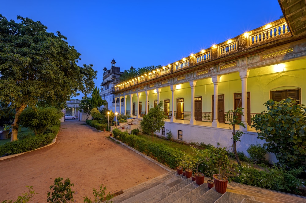 The Piramal Haveli (20th Century; Shekhavati, Rajasthan) 31/39