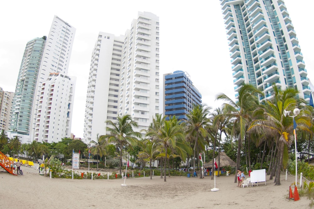 Decameron Cartagena 40/50