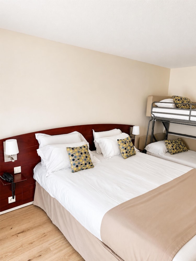 Kyriad Saint Malo Ouest Dinard 24/72