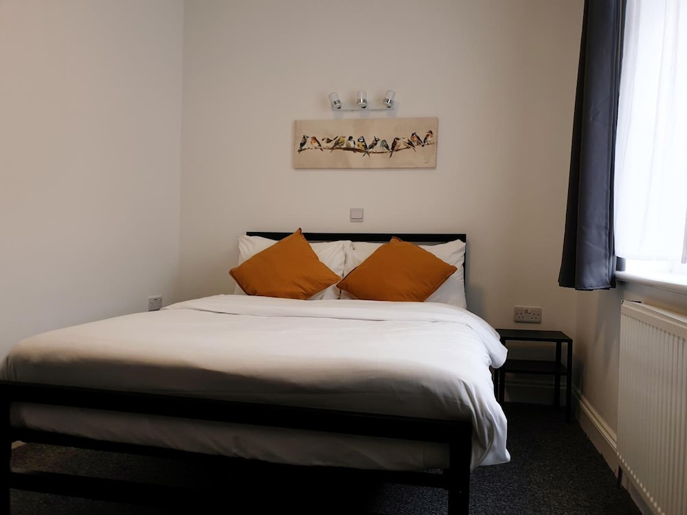 Wanstead Hotel 13/33