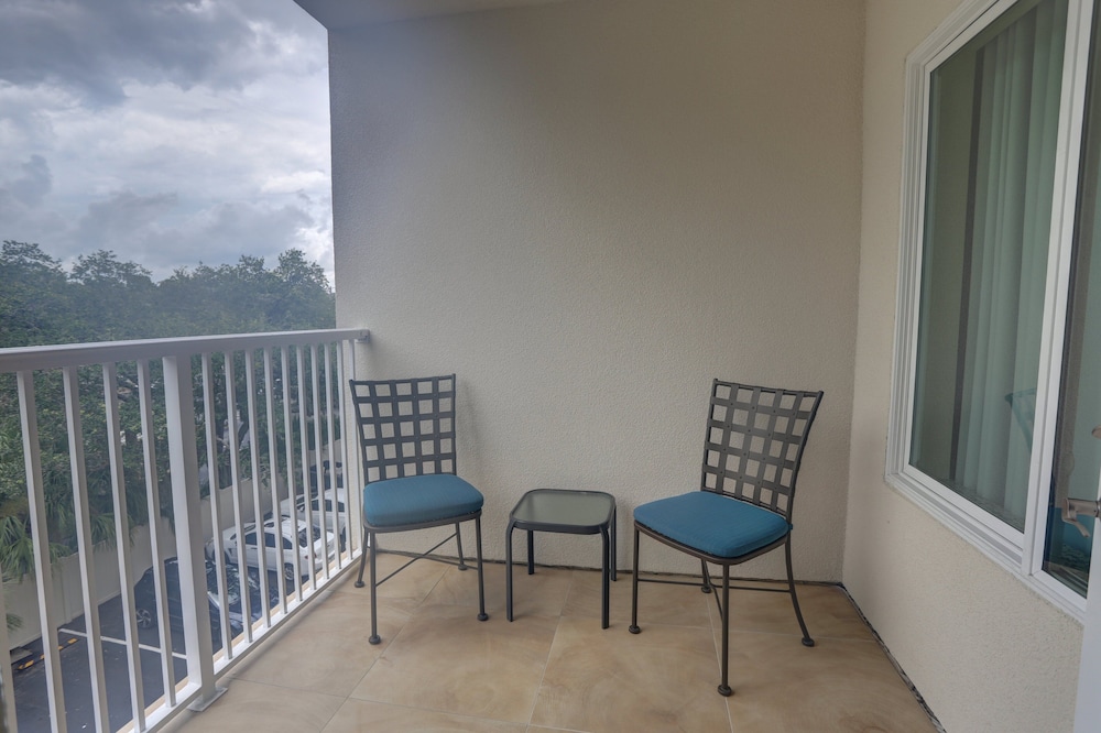 Candlewood Suites Safety Harbor 35/56