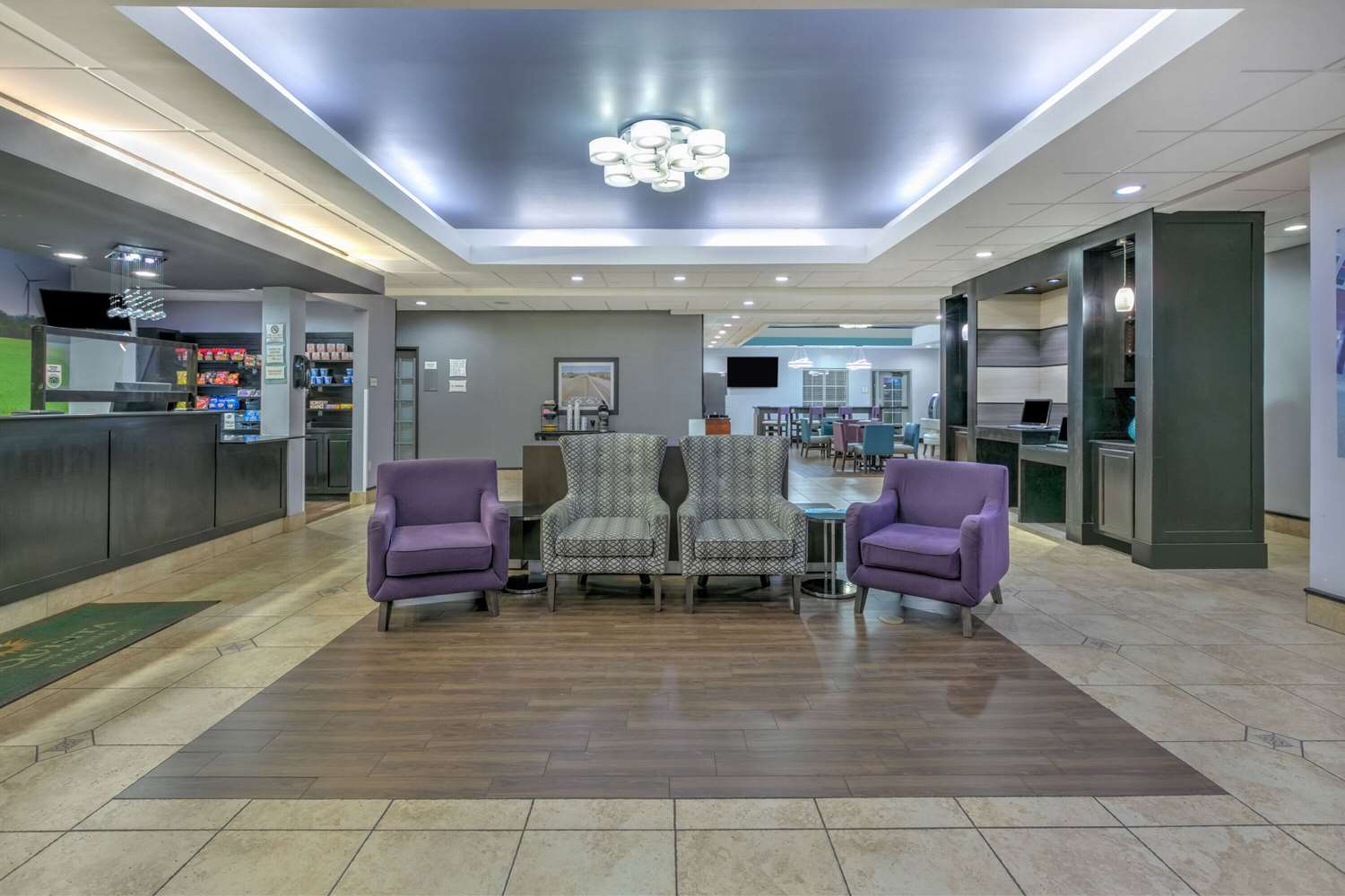 La Quinta Inn & Suites by Wyndham Tulsa Airpt / Expo Square 5/35