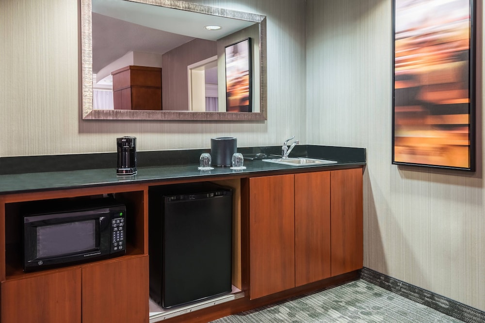 Lobby at Courtyard By Marriott Providence Lincoln, Lincoln - RI