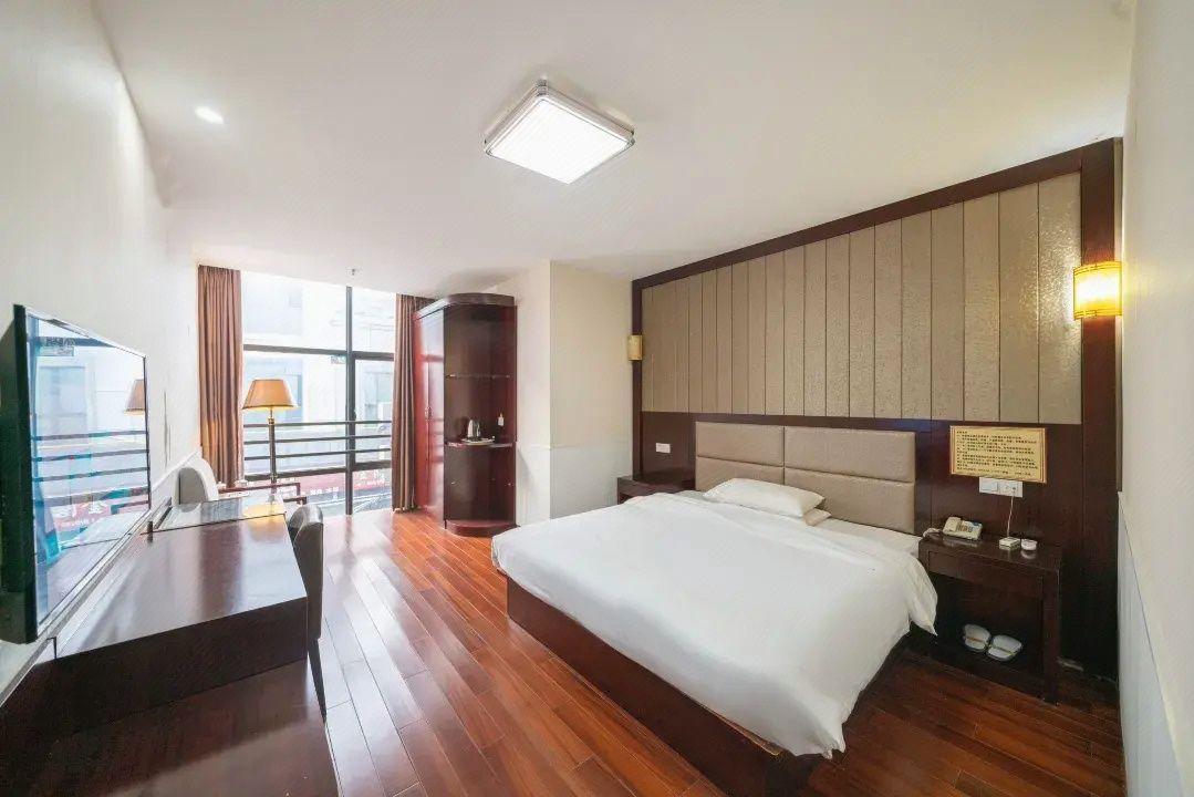 7 Days Inn (Taicang Shanghai East Road) 24/40